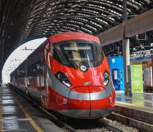 Sospesi tutti i treni tra Milano e Parigi