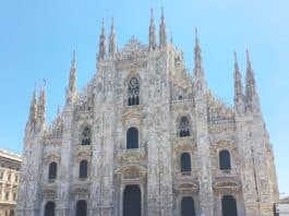 Duomo bollente, terrazze affollate: l’estate estrema delle guide di Milano