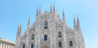Duomo bollente, terrazze affollate: l’estate estrema delle guide di Milano