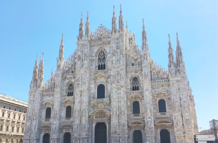 Duomo bollente, terrazze affollate: l’estate estrema delle guide di Milano