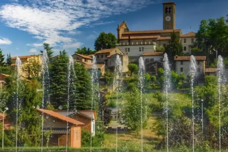 I borghi lombardi da visitare in estate: tra storia, natura e cucina locale (e come raggiungerli)