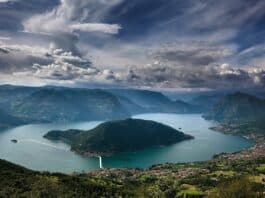 Una giornata sul Lago d’Iseo: itinerario tra Monte Isola, borghi storici e relax sull’acqua