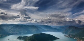 Una giornata sul Lago d’Iseo: itinerario tra Monte Isola, borghi storici e relax sull’acqua