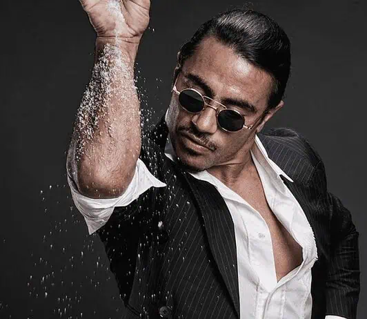 Salt Bae apre a Milano