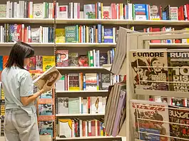 nuova libreria Feltrinelli