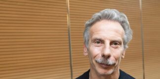 Giovanni Storti lancia l'allarme: "Milano ha bisogno di più alberi, meno auto"
