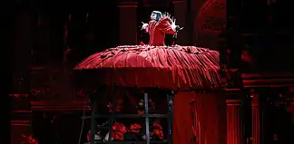 Lady Gaga incanta Milano con il "Mayhem Ball": un'opera pop unica