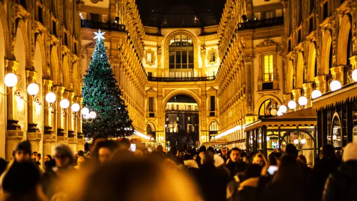 Milano verso il Natale 2025: bandi, sponsor e grandi progetti per una città più luminosa