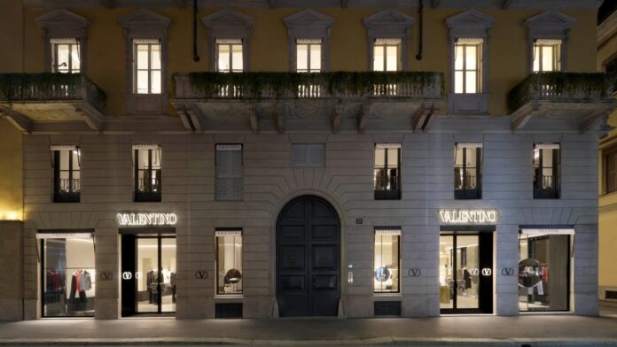 Milano e Valentino: la boutique storica riapre nel segno dell’eleganza