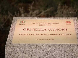 Milano dedica un’aiuola a Ornella Vanoni