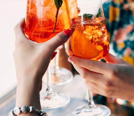 Addio happy hour? La Gen Z e il nuovo modo di vivere l’aperitivo