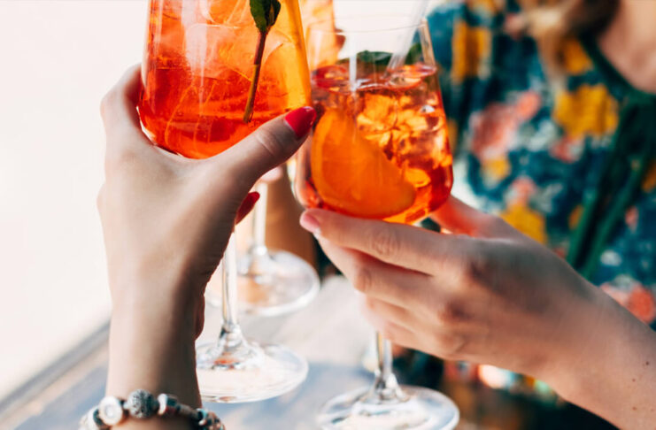 Addio happy hour? La Gen Z e il nuovo modo di vivere l’aperitivo