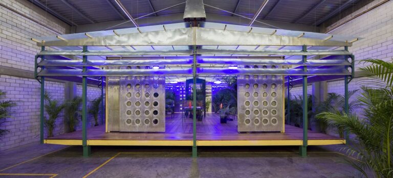 Pirelli HangarBicocca presenta la mostra Rirkrit Tiravanija “The House that Jack Built”