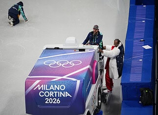 Snoop Dogg sorprende alla pista di pattinaggio di Assago