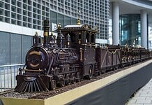 55 metri di cioccolato: il trenino record arriva a Milano