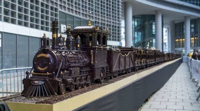 55 metri di cioccolato: il trenino record arriva a Milano