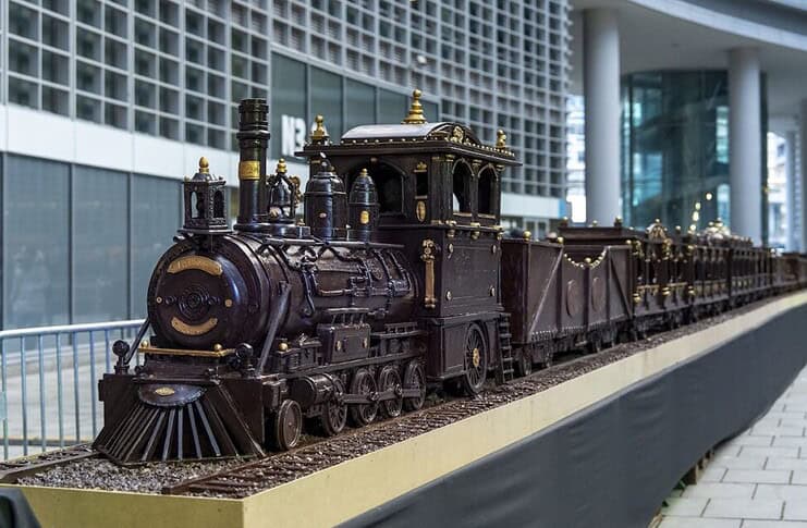55 metri di cioccolato: il trenino record arriva a Milano