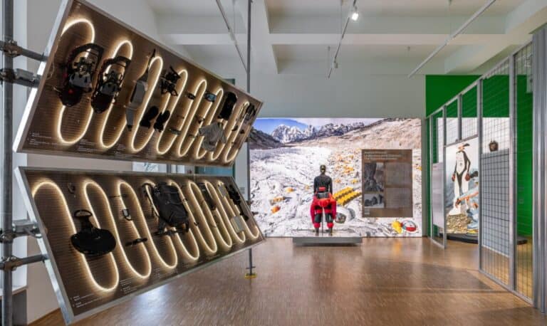 Triennale Milano: “White Out” esplora il futuro degli sport invernali