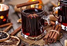 Vin brulè e bombardino gratis: il rifugio di montagna a due passi dal Duomo