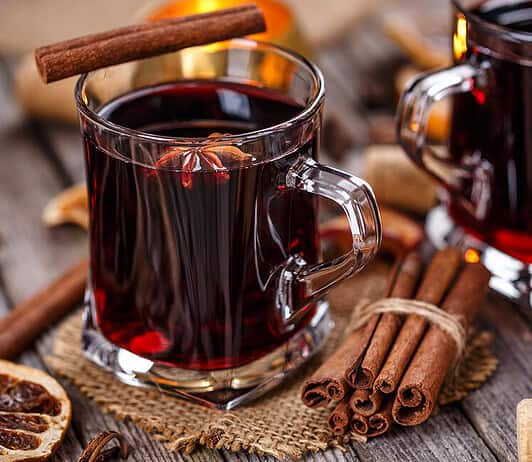 Vin brulè e bombardino gratis: il rifugio di montagna a due passi dal Duomo