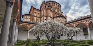 Il Chiostro delle Rane: il cortile segreto rinascimentale nel cuore di Milano