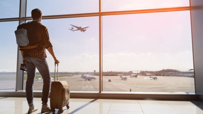 Sempre più giovani laureati lasciano la Lombardia: è fuga di talenti