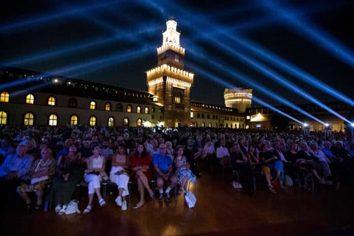 Estate Sforzesca 2026: concerti, cinema e spettacoli sotto le stelle Estate Sforzesca 2026: concerti, cinema e spettacoli sotto le stelle