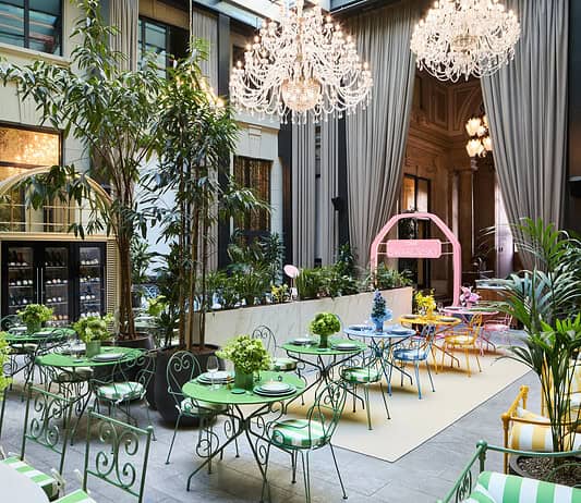 Il giardino segreto di Palazzo Cordusio ospita Café Swarovski
