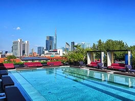 Aperitivo con piscina: i posti da provare nell'estate 2026