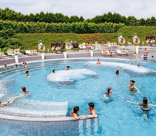 Estate a Milano, sempre meno piscine per chi resta in città