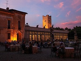 Un concerto all'alba in una villa storica vicino a Milano