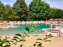 Apre OASI La Fornasetta: piscina e relax nella storica cascina