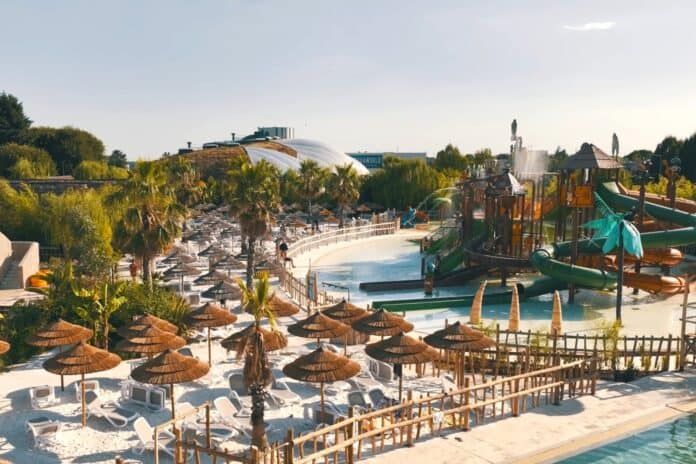 Piscine, scivoli e palme: il parco acquatico tropicale vicino Milano Piscine, scivoli e palme: il parco acquatico tropicale vicino Milano
