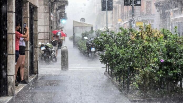 Allerta meteo: Milano chiude i parchi