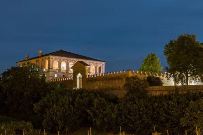 Cena sotto le stelle in un monastero patrimonio UNESCO