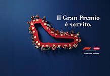 Barilla porta la Formula1 in Piazza San Babila tra pasta e show Barilla porta la Formula1 in Piazza San Babila tra pasta e show