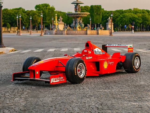 La Ferrari di Schumacher arriva a Milano: la F399 si può vedere gratis La Ferrari di Schumacher arriva a Milano: la F399 si può vedere gratis