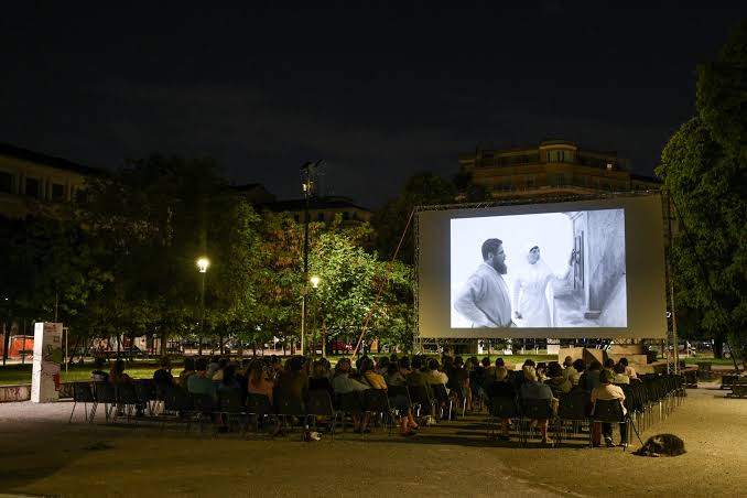 Cinema all’aperto: Anteo arriva in Piazza Leonardo da Vinci