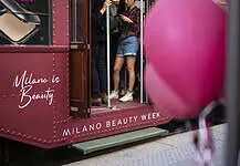 Beauty Tram: il tram della bellezza attraversa Milano Beauty Tram: il tram della bellezza attraversa Milano