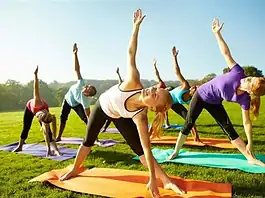 Yoga gratis all’aperto a Milano: alla BAM si pratica tra gli alberi