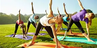 Yoga gratis all’aperto a Milano: alla BAM si pratica tra gli alberi