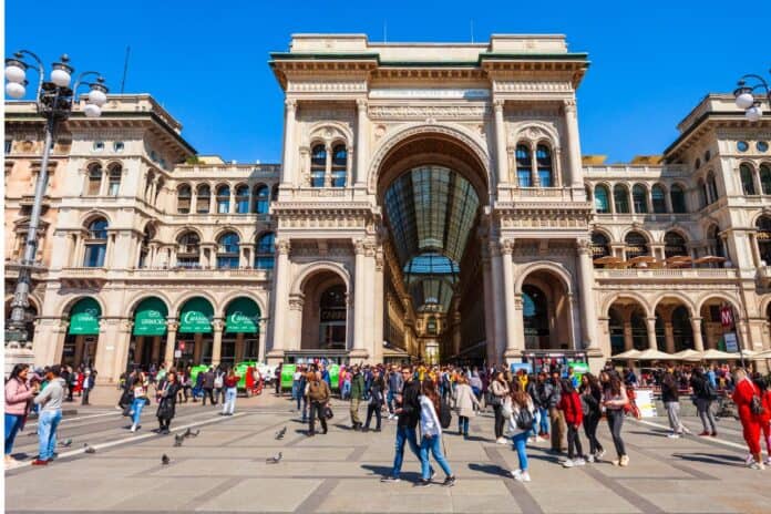 Lombardia, estate da record: il 64% dei turisti arriva dall’estero Lombardia, estate da record: il 64% dei turisti arriva dall’estero