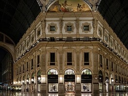 Prada si prende la Galleria: 8 nuovi piani e storia del marchio