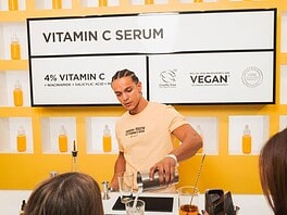 Garnier e Vitamin C Bar: skincare, skin analysis e sorbetto gratis