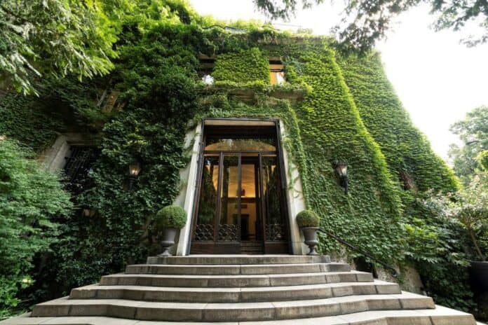 Apre al pubblico una villa segreta nel cuore di Milano per la MFW