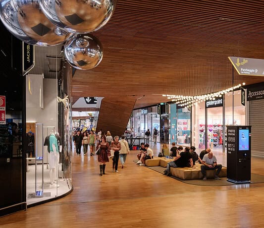 A CityLife si fa shopping fino alle 22: i nuovi orari del weekend