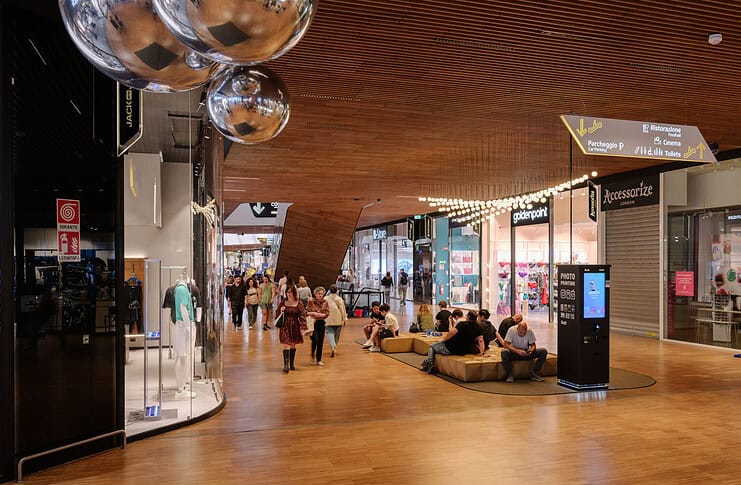 A CityLife si fa shopping fino alle 22: i nuovi orari del weekend