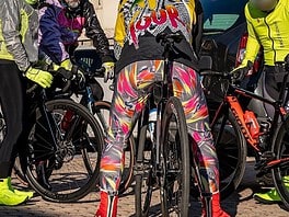 Maglie fluo e outfit improbabili: a Milano torna la Pannolata