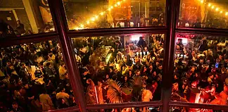 Halloween Milano 2026 alla Fabbrica del Vapore con pubblico e atmosfera party