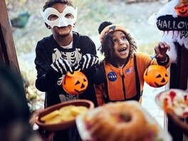 xHalloween in Bovisa: dolcetto o scherzetto tra P.za Bausan e Schiavone